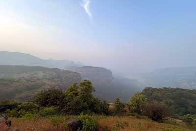 Savlya Ghat: Hidden Paradise in Sahyadri with Breathtaking Valley Views